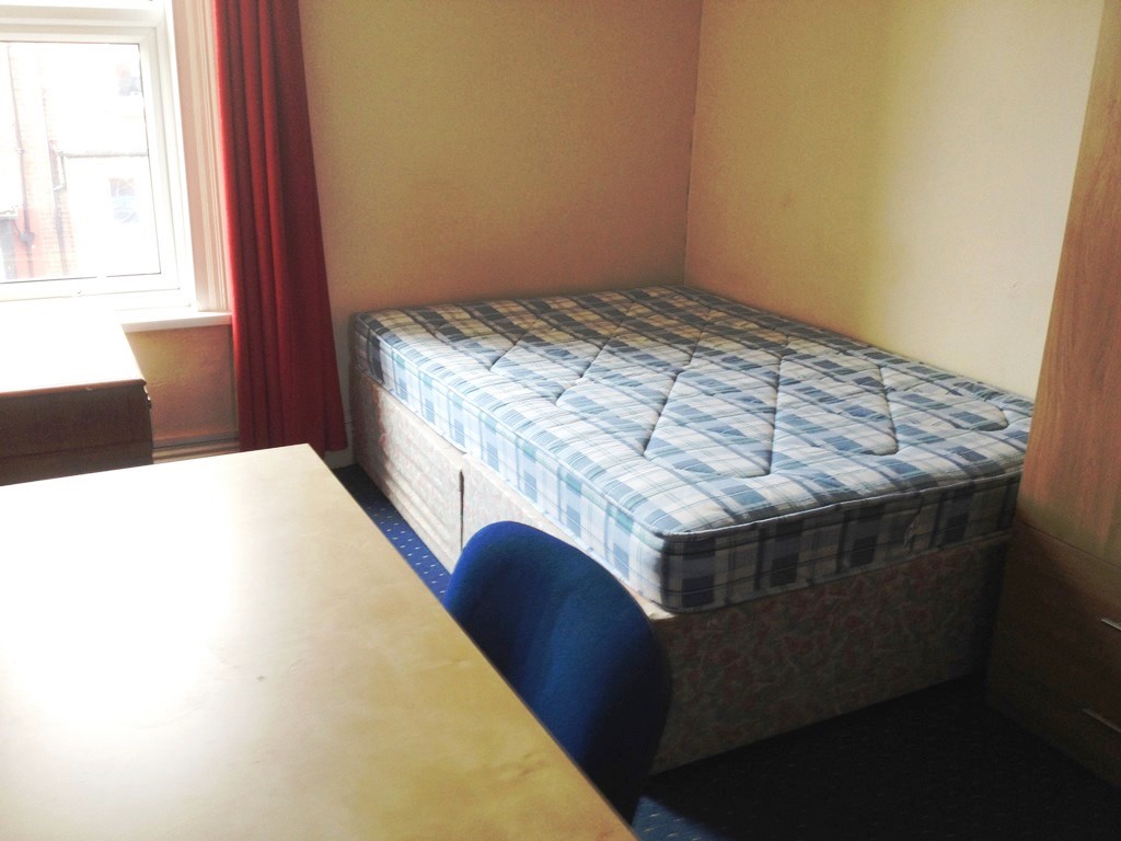 8 Bed Shared Student Houses, Hyde Park, Leeds, Richmond Mount LS6 1DG