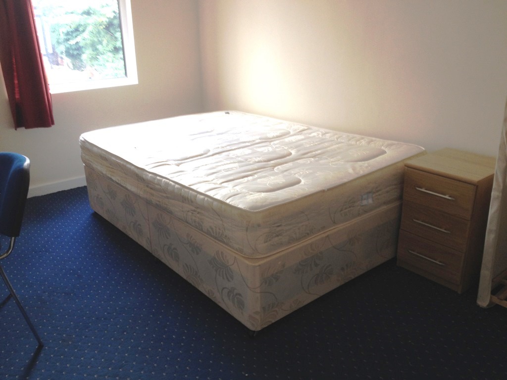 8 Bed Shared Student House, Hyde Park, Leeds, Richmond Mount LS6 1DG